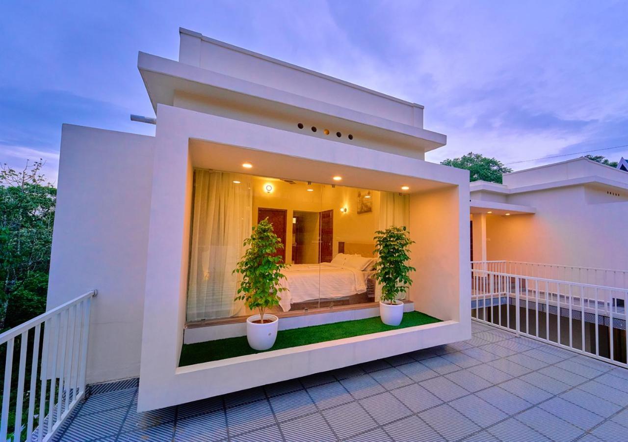 Glen Castle Vagamon Pool Resort By Voye Homes Exterior foto
